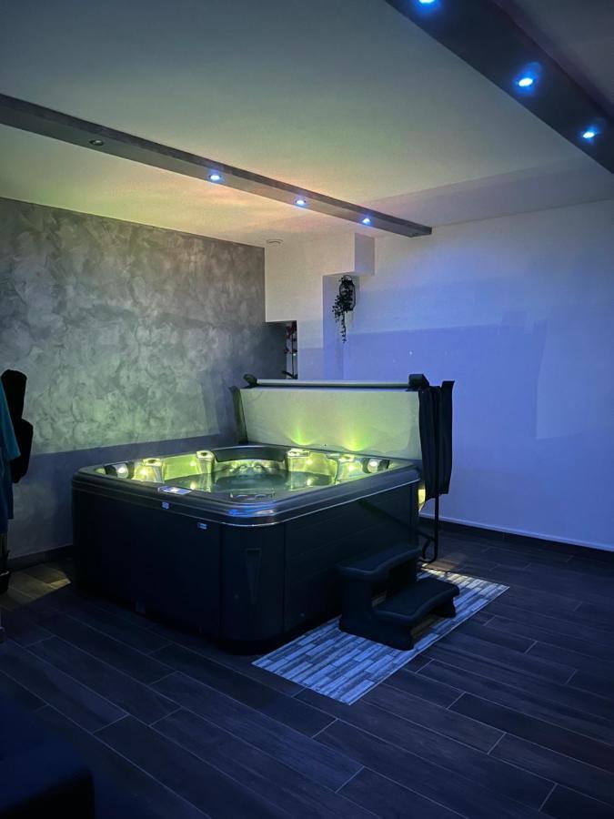Le 46 : Superbe Jacuzzi * Besancon