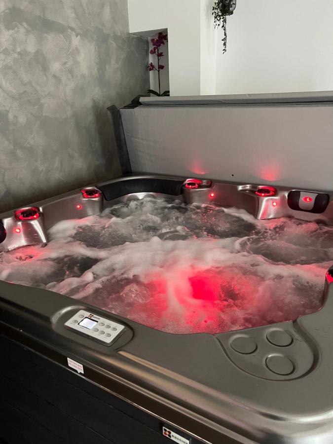 Le 46 : Superbe Jacuzzi